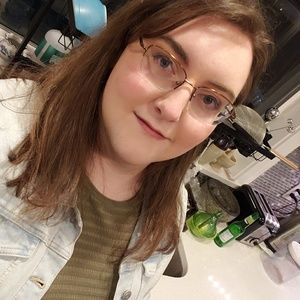 Meet your Posher, Leah